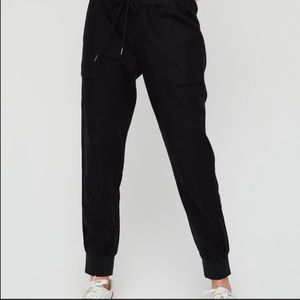 Aritzia Cargo Pant M